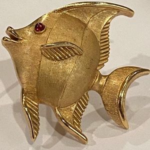 Fabulous Golden Angel Fish with a red gem eye Brooch, Vintage